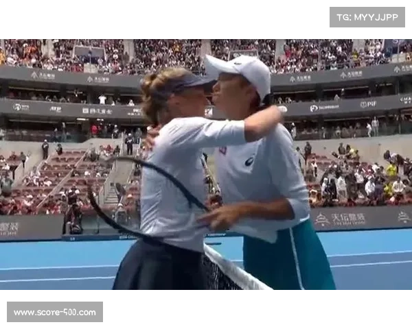 阿尼西莫娃激战三盘力克诺斯科娃 强势挺进大满贯八强