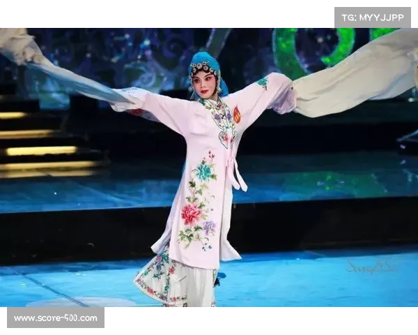 花游集体技术自选曲目首次曝光 融合京剧与水袖元素展现传统文化魅力 花游集体技术自选曲目首次曝光 融合京剧与水袖元素展现传统文化魅力