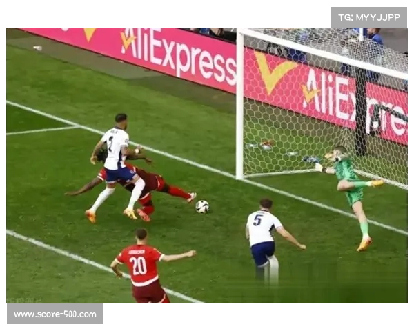 英格兰队加练点球至凌晨 全场灯光亮起誓夺胜 英格兰队加练点球至凌晨 全场灯光亮起誓夺胜